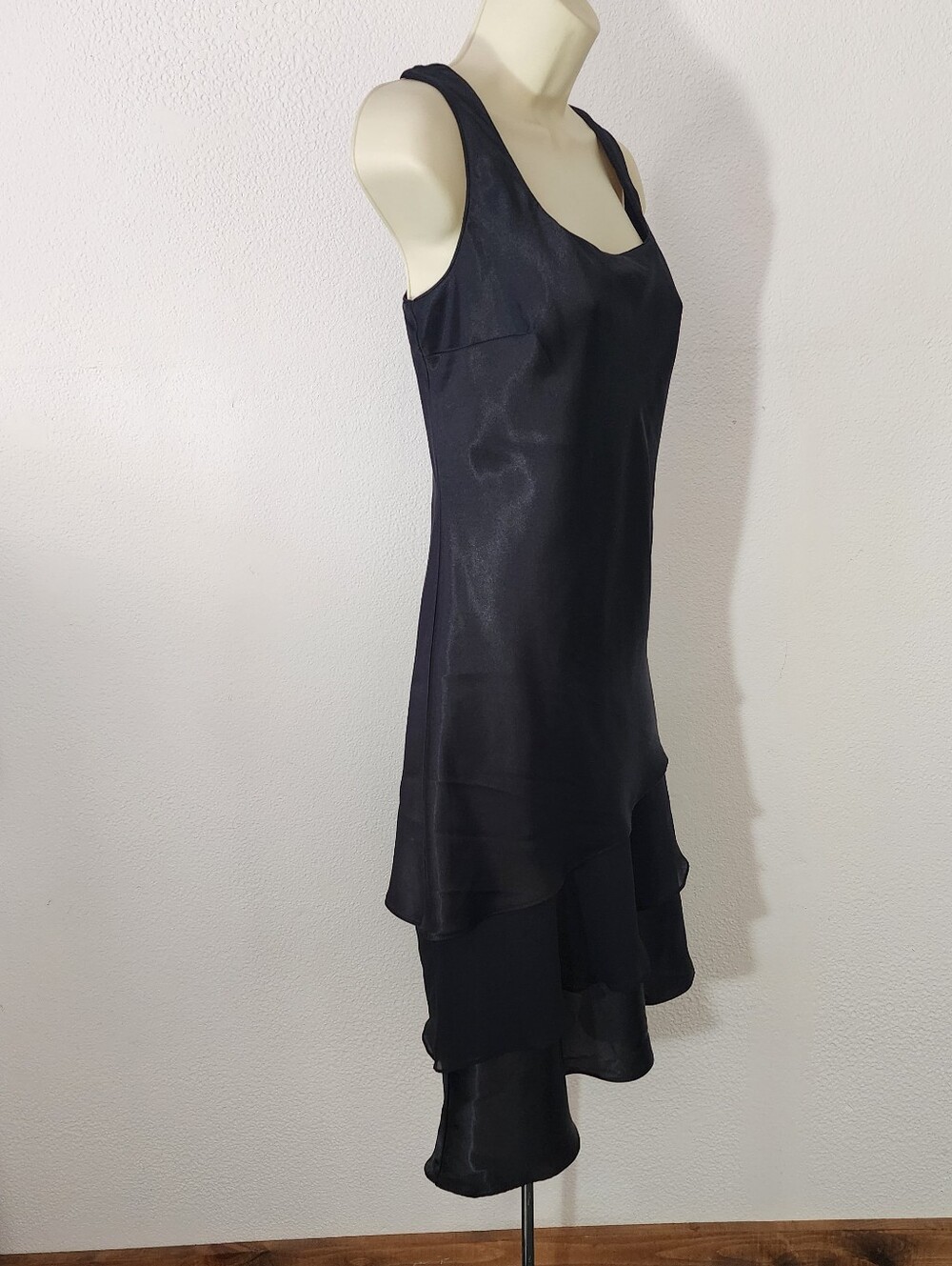 Karin Stevins Dress Satin Cocktail Layered Tiered Sleeveless Black Size 8 - Picture 6 of 9